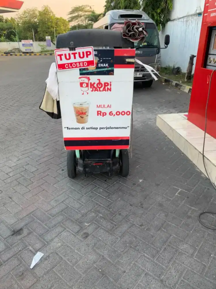 Barista penjual kopi