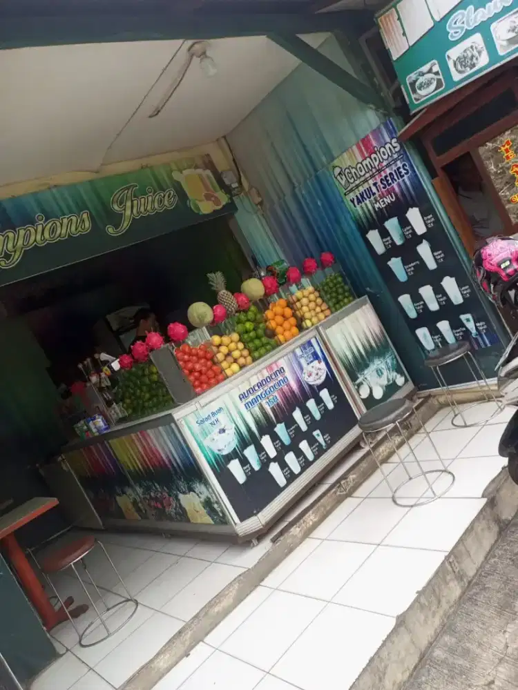 Kerja di warung jus