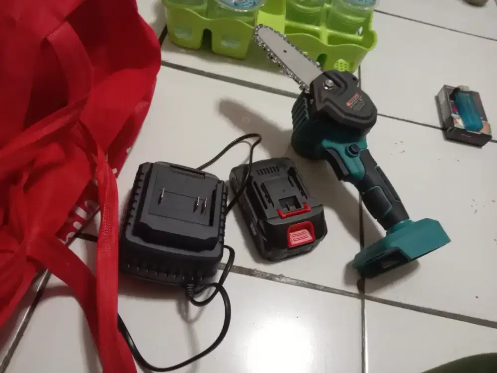 Gergaji impact plus baterai