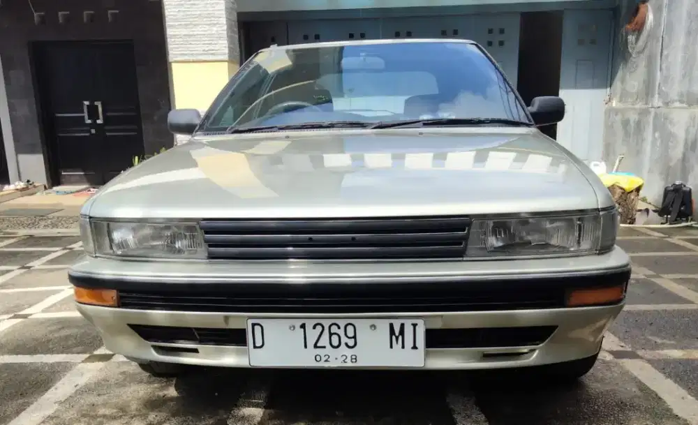 Jual BU. Toyota lift back'88 bahan bodi mulus untuk yang hobi.