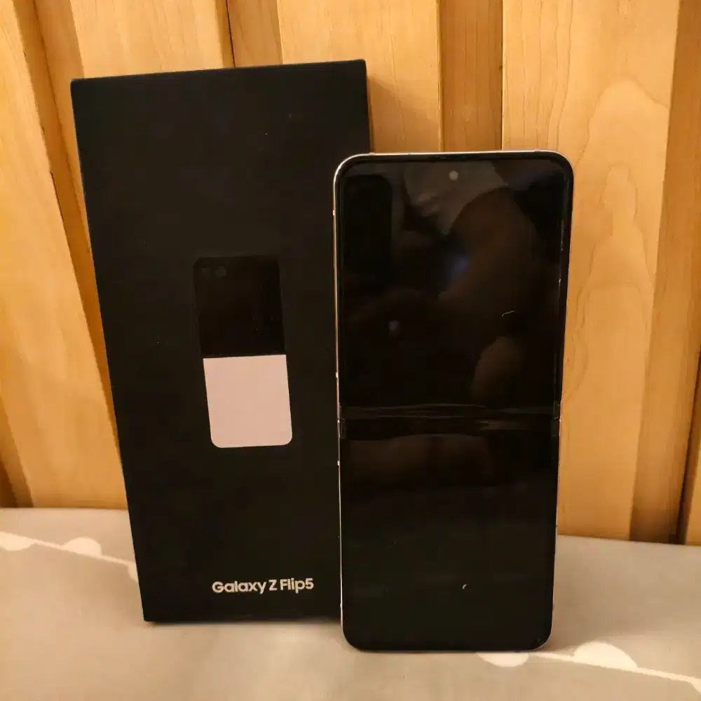 Samsung Z Flip 5 8/256 Ex Sein
