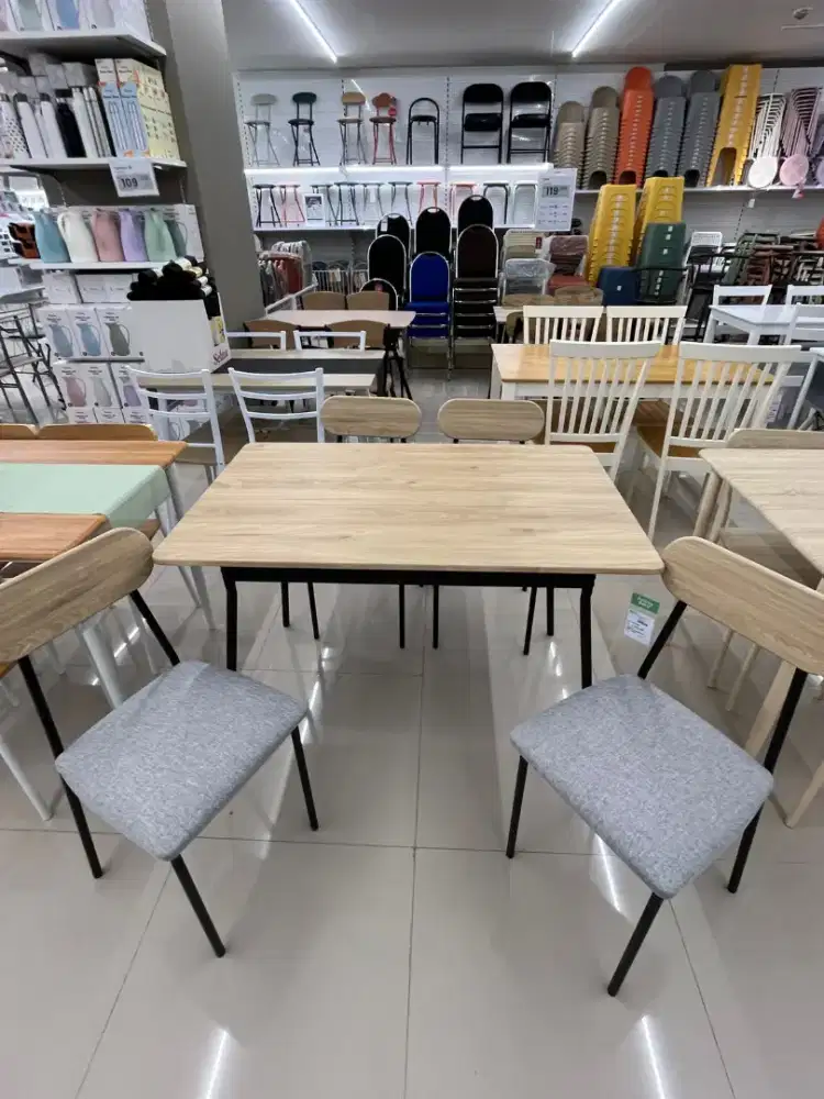LIBERTY KITCHEN TABLE