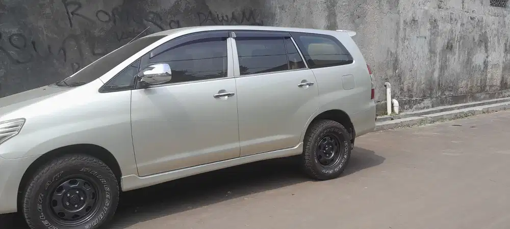 Toyota Kijang Innova 2013 Bensin
