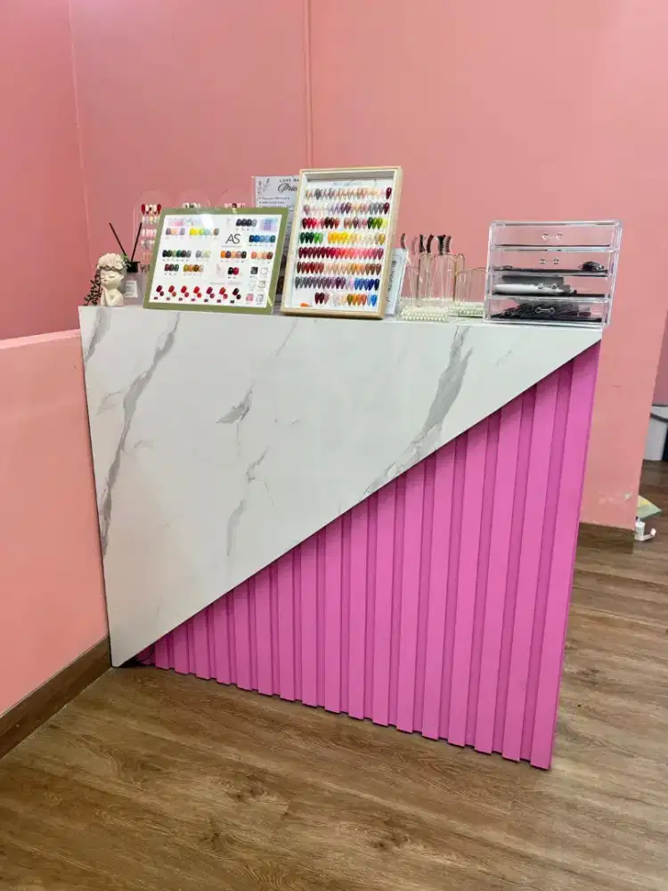 MEJA KASIR AESTHETIC PINK