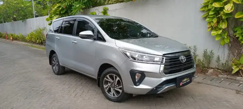 Toyota Innova 2.4 V Diesel AT 2021 Silver