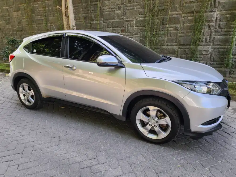 Dijual Honda HRV 1,5 E CVT tahun 2015 kondisi super,