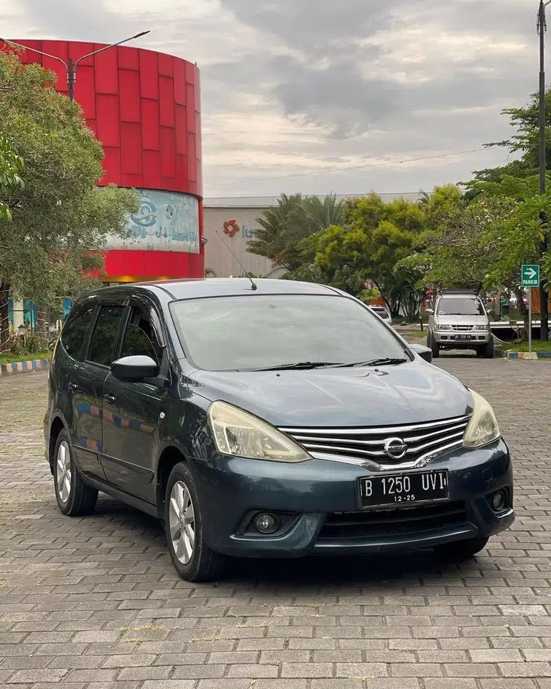 Grand livina VX 1.5 matic 2013