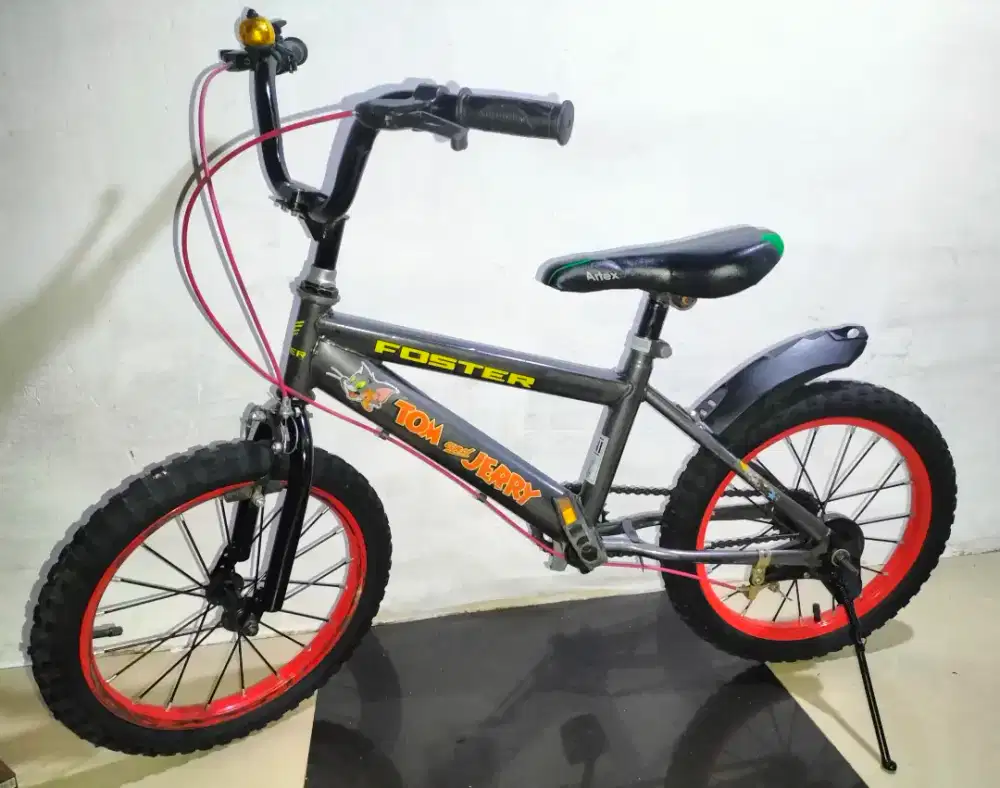 Sepeda anak ukuran 16 kondisi normal untuk usia 5/6/7 tahun