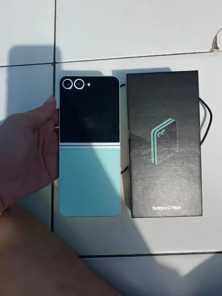 Kalo Samsung Z Flip 6 12/256 GB 7,3jt