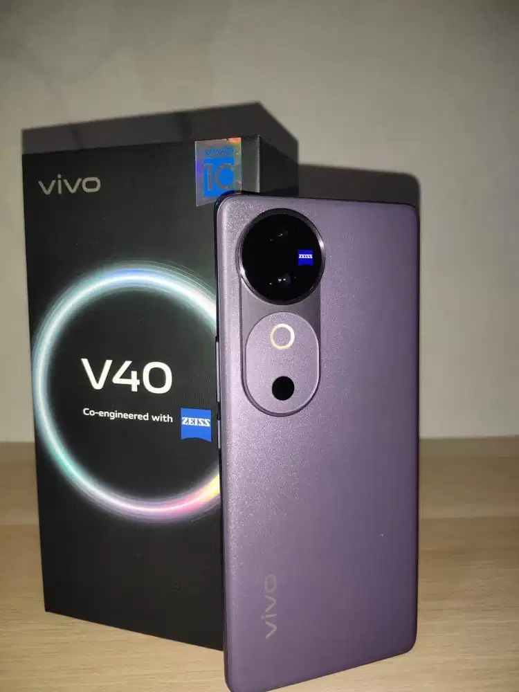 Vivo V40 second like new!!