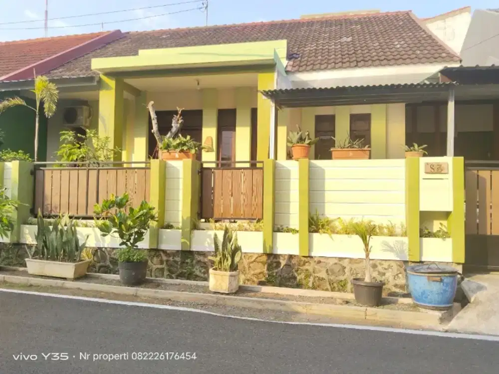 rumah strategis bukit agung banyumanik