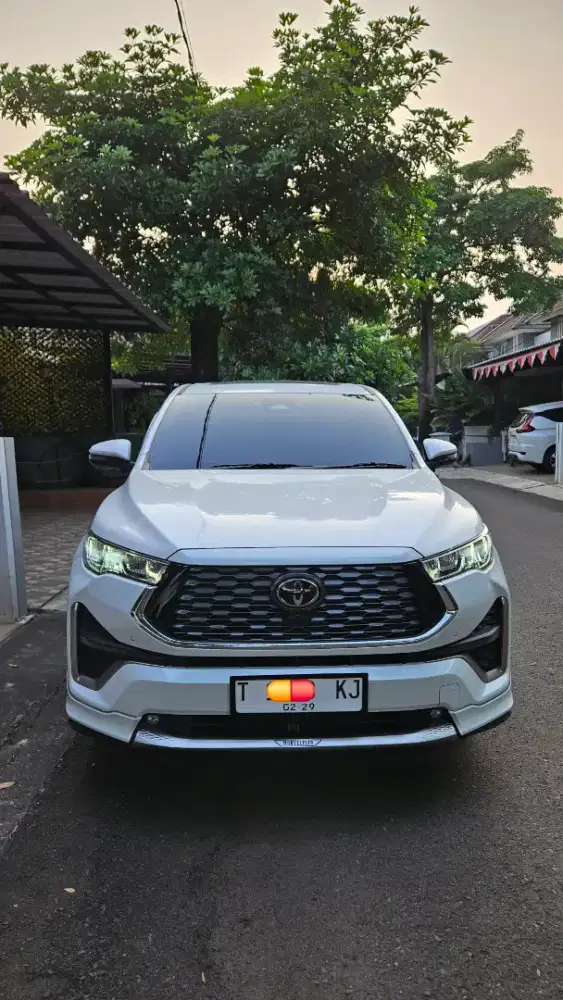 Jual Innova Zenix Hybrid tipe tertinggi Kondisi Istimewa