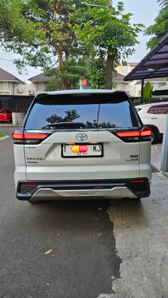 Jual Innova Zenix Hybrid tipe tertinggi Kondisi Istimewa