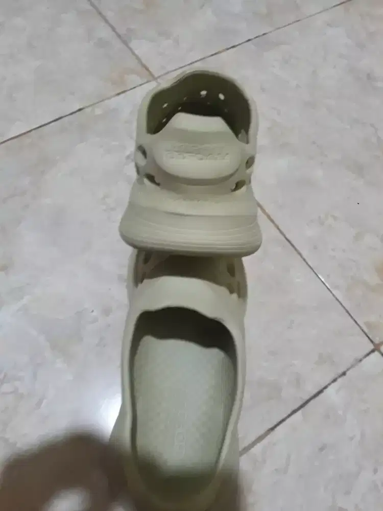 Spatu sendal skecher
