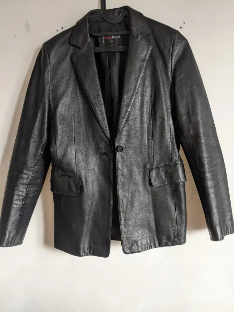 Blazer kulit. Ukuran M