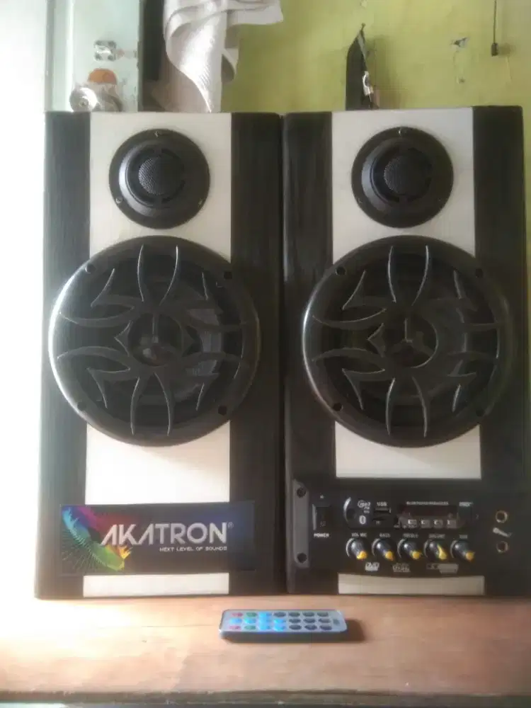 Speaker aktif Akatron