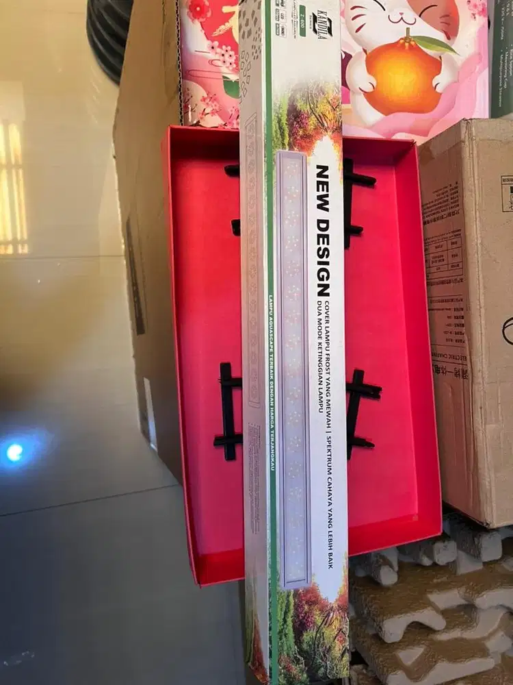 Lampu akuarium hias cantik