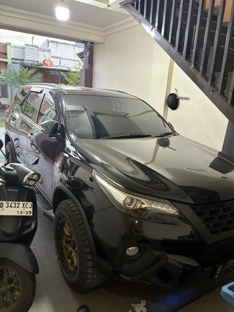 Fortuner SRZ 2.7 Matic Hitam