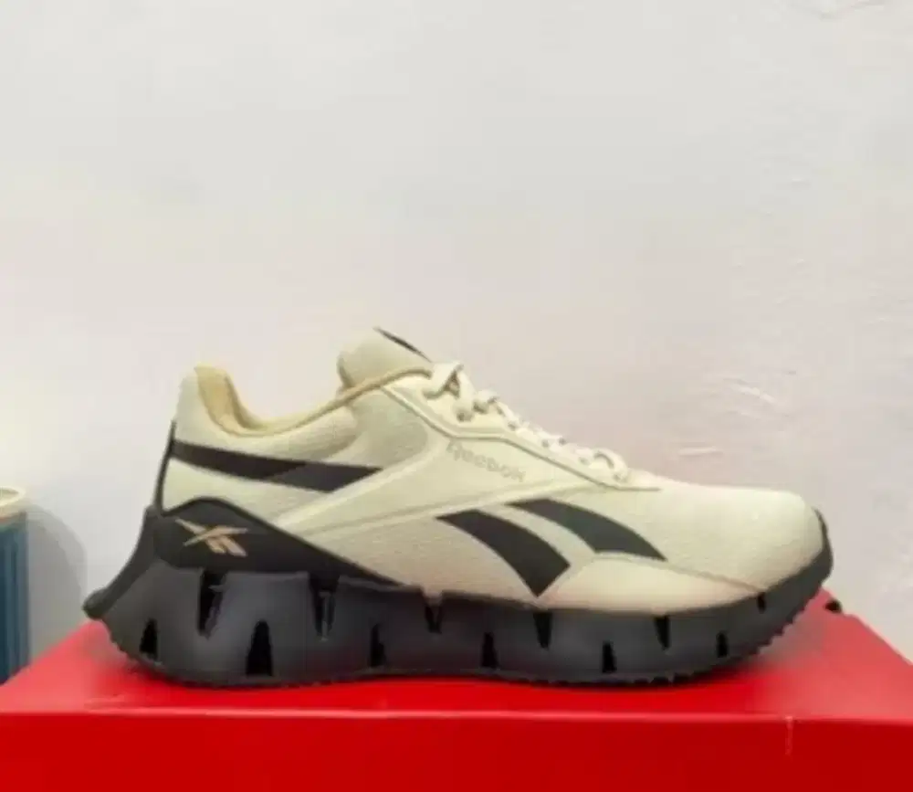Sepatu Reebok zig dynamica original size 40  murah