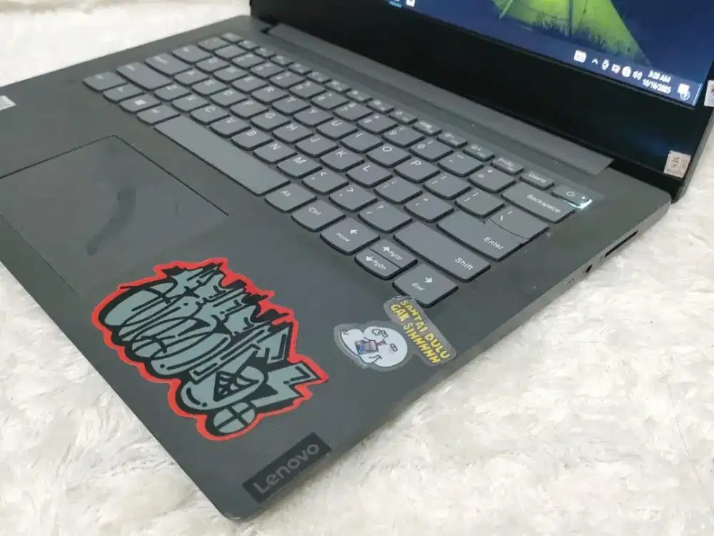 Lenovo Ideapad V14-ADA