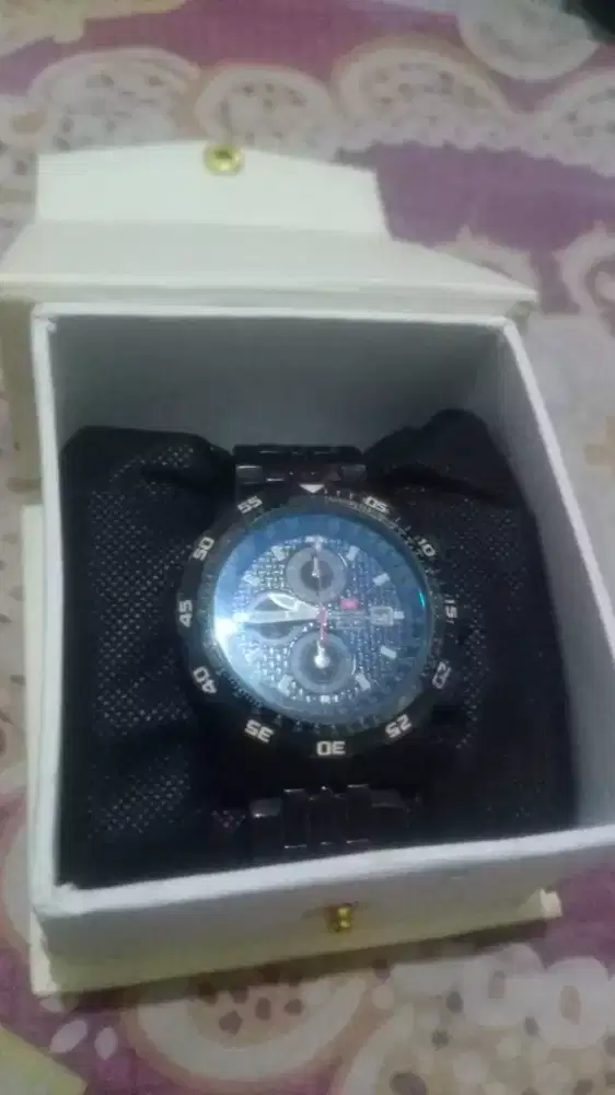 Jam tangan Swiss army