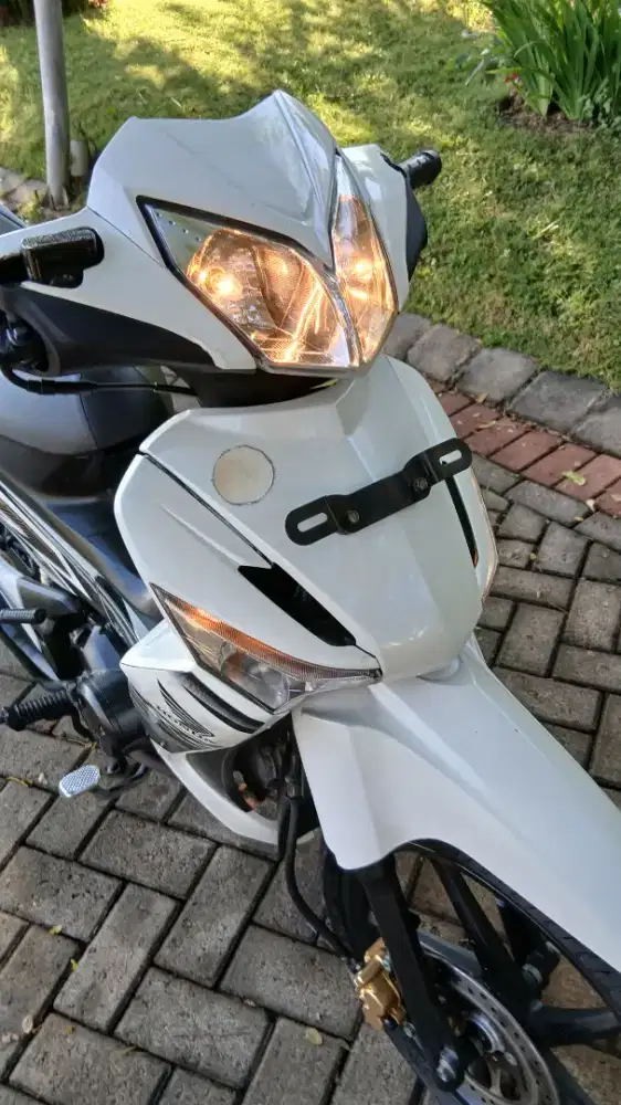 Supra white X 125 karbu