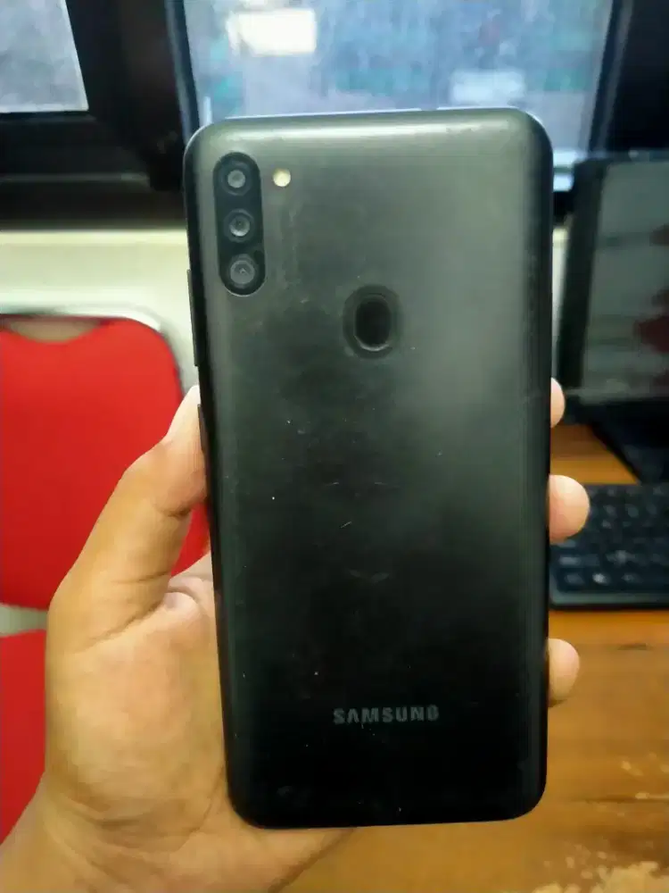 Samsung M11 3/32gb