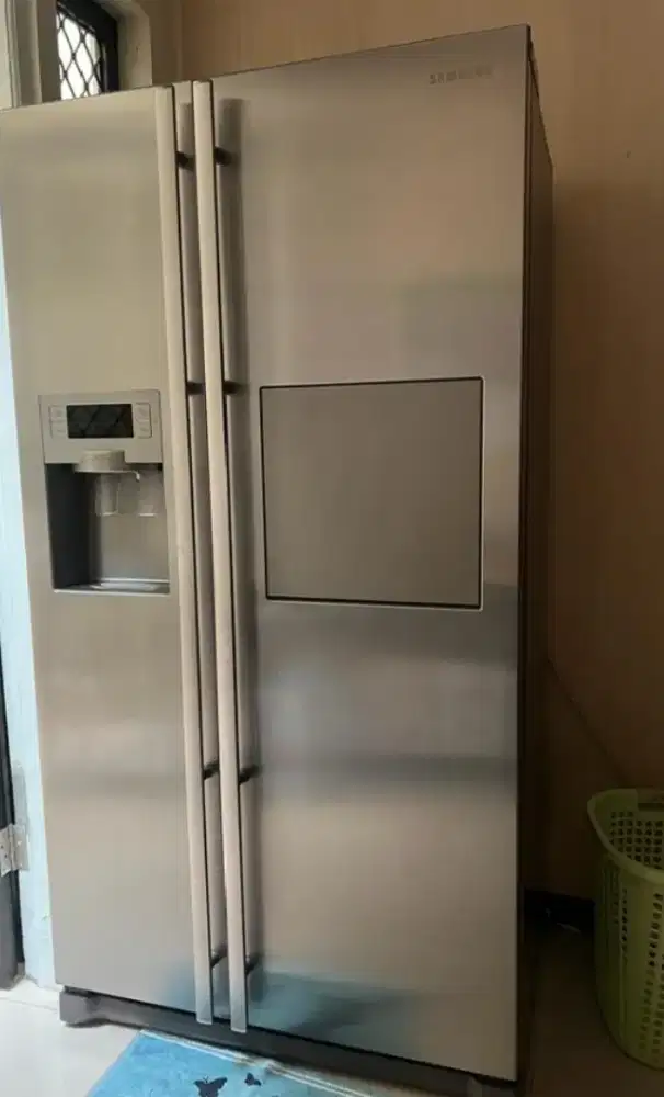 Kulkas mewah x apartmen