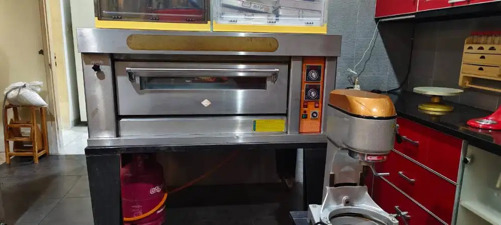 Paket lengkap untuk industri bakery (oven, mixer & profer)