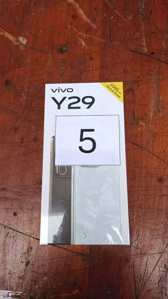 Vivo y29 RAM 8/128 Like new