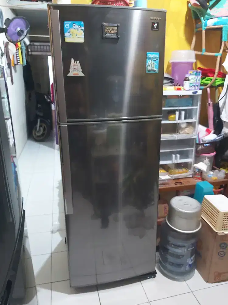 Kulkas shrap 2 pintu tipe Sj-420G