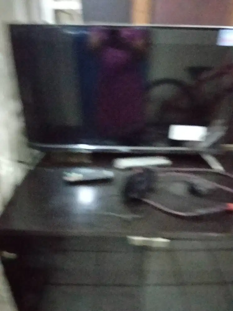TV Aqua 32 inch  bekas beserta set up box