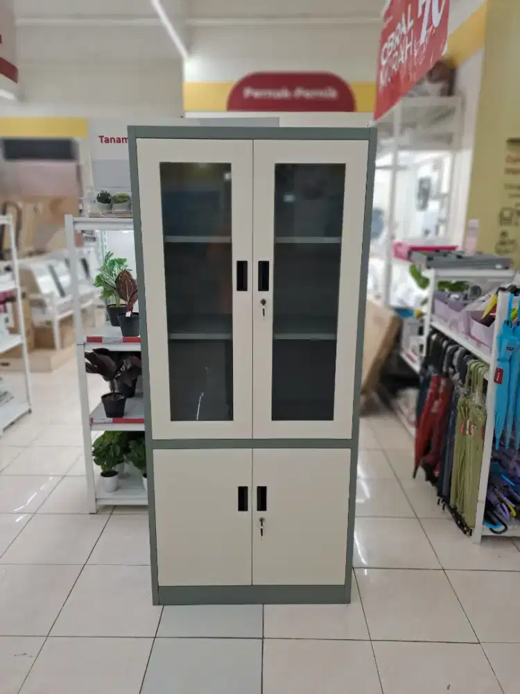 Lemari arsip dokumen besi