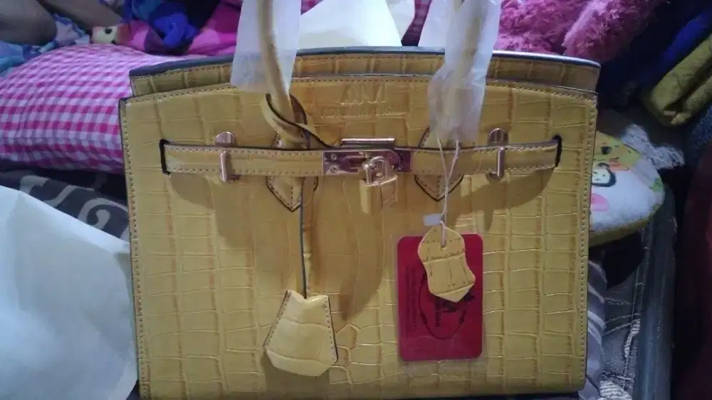 Dijual Cepat Tas cocok untuk kerja dan arisan