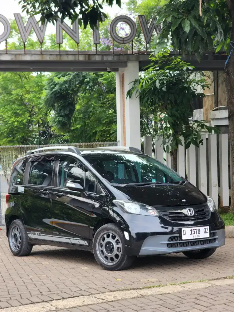Honda Freed 2013 Istimewa Terawat