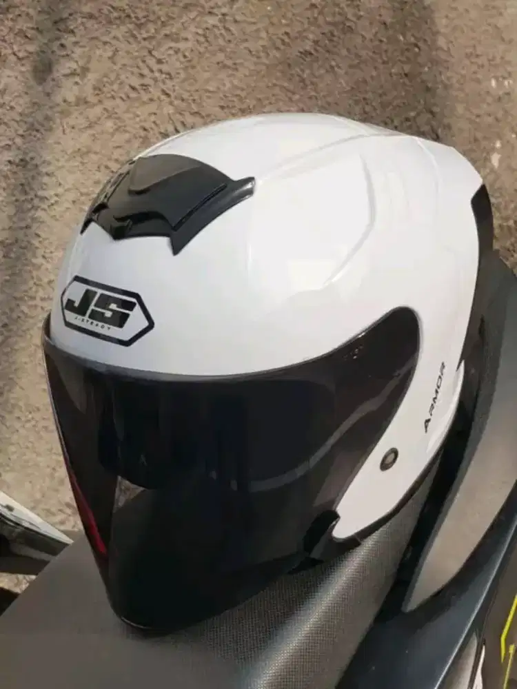 Helm JS size M no minus baru beli seminggan