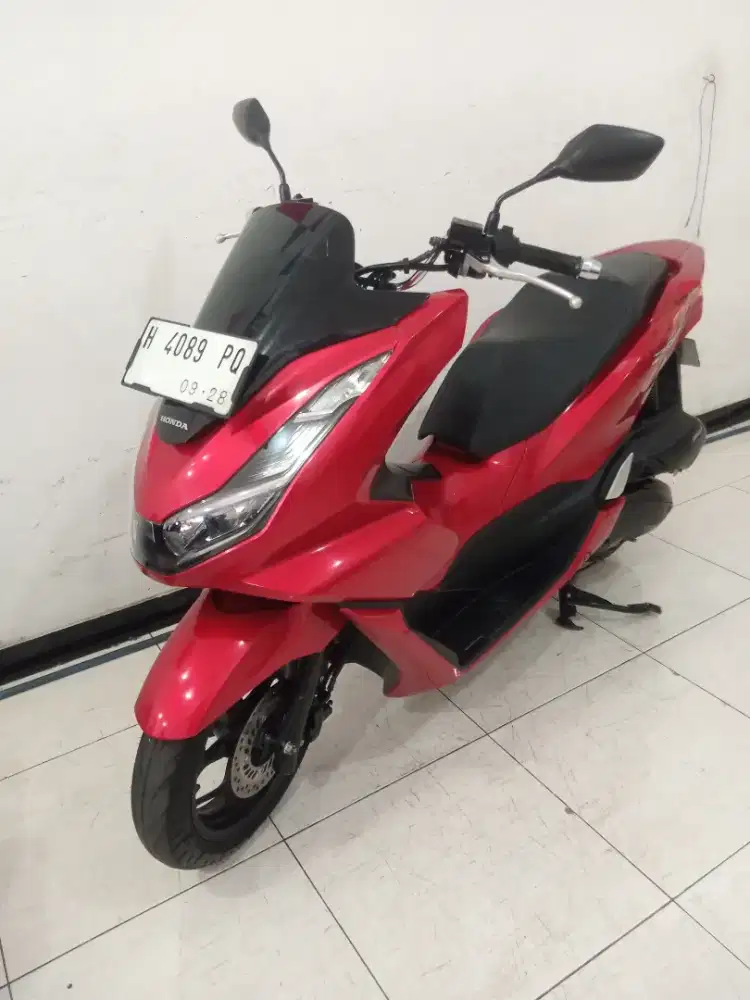 Honda PCX 160 2023 merah glossy