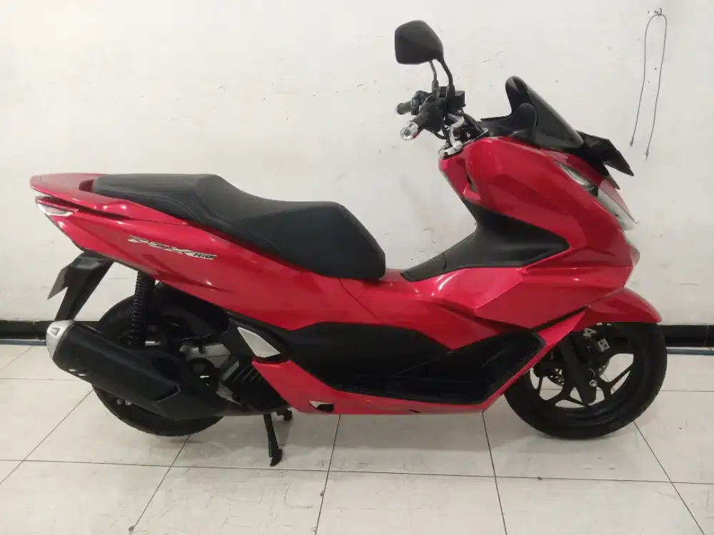 Honda PCX 160 2023 merah