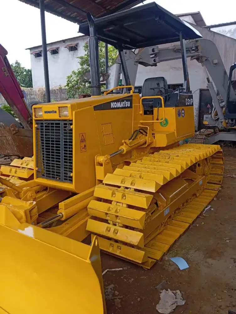 Dijual cepat Doser Komatsu D31P-20 Bulldozer Bilup harga DP/TDP