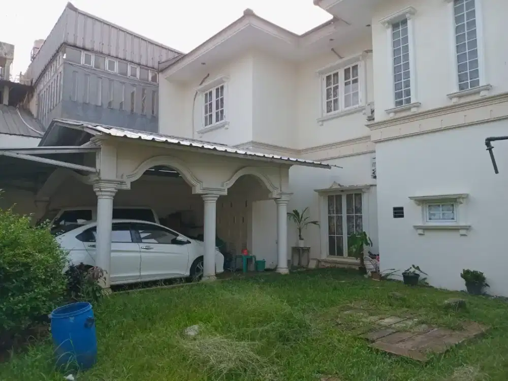 Di jual rumah cantik posisi hook diperumahan kota wisata cibubur