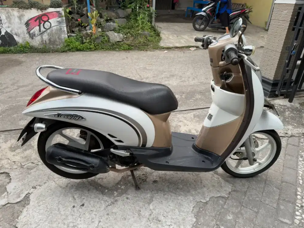Scoopy THN 2012 plat B Jakarta