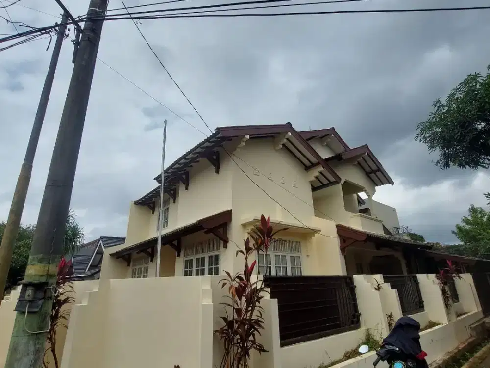 Dijual Rumah dalam Komplek Area Bintaro Jaya Sektor 2 Posisi Hook
