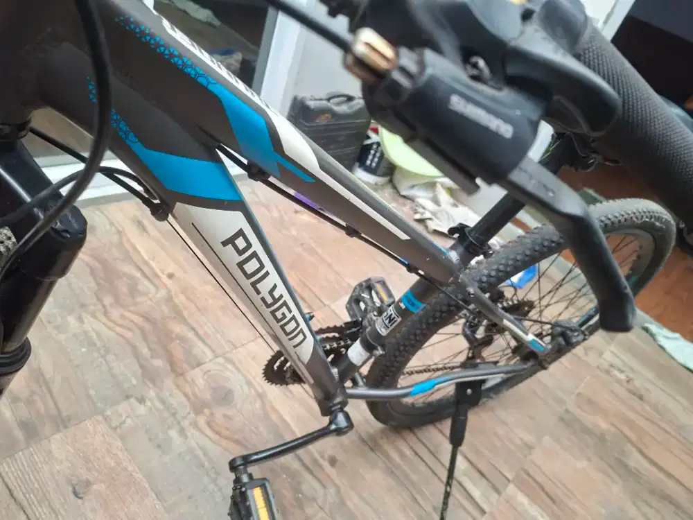 Sepeda gunung mtb polygon thunder