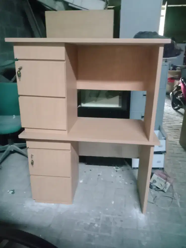 Meja kantor,meja multiplek hpl