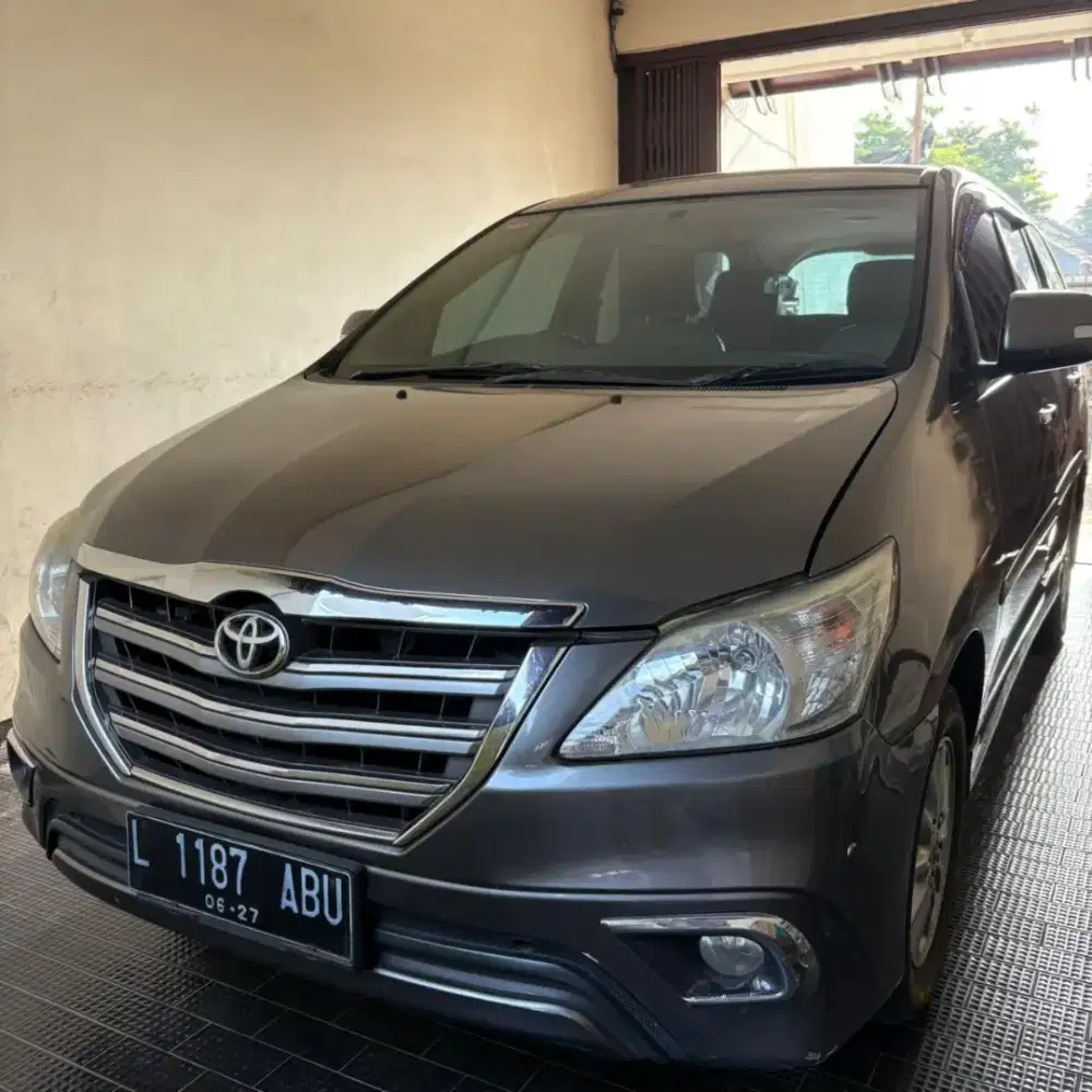 Innova 2014 V Diesel MT