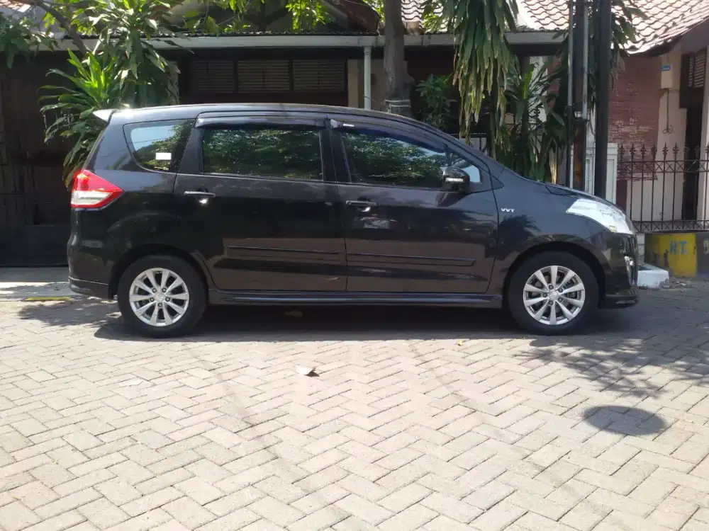 Ertiga GL m/t 2014