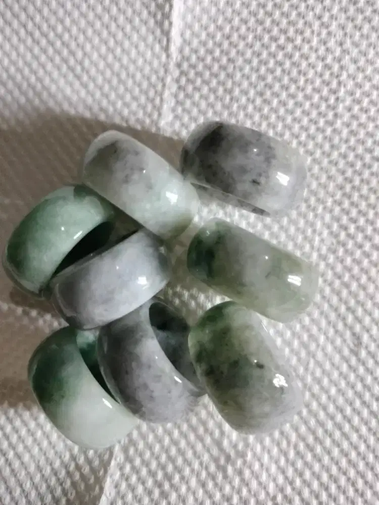 Cincin batu giok