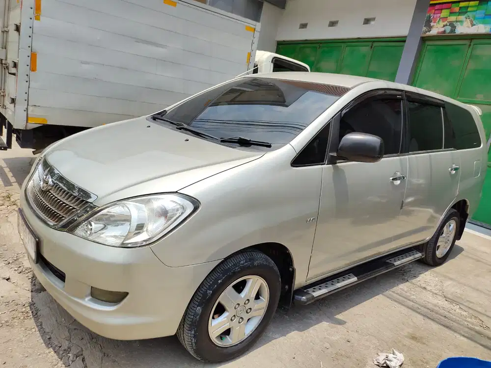 Toyota Kijang Innova 2006 Bensin