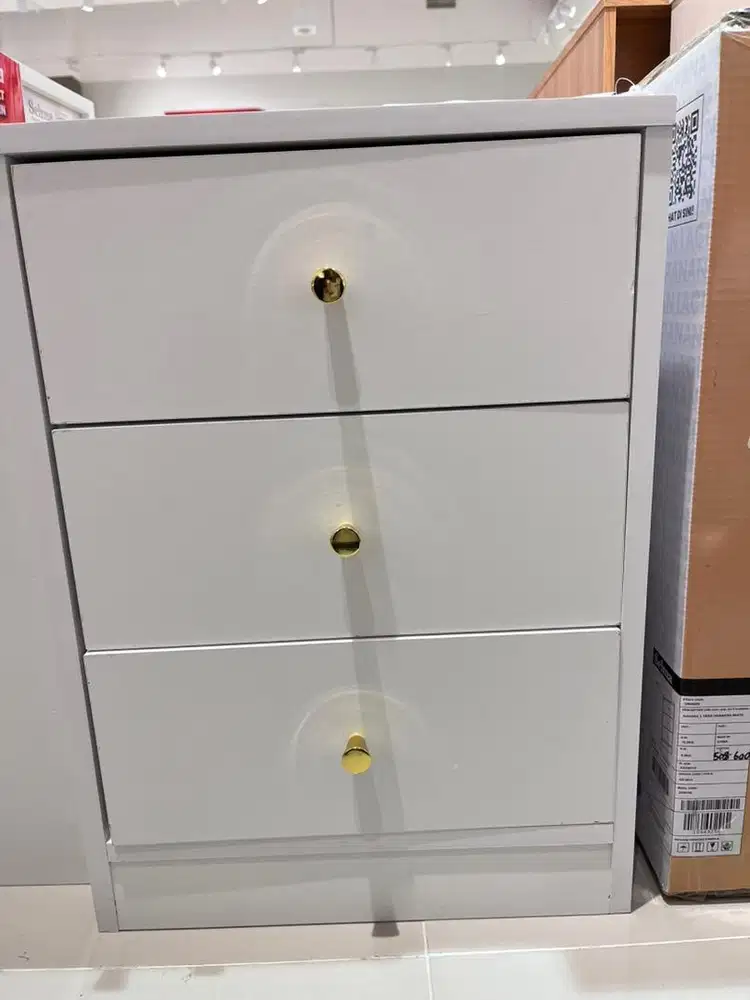 Nakas 3 pintu Terbaru