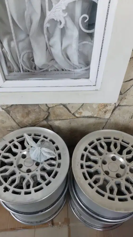 VELG RADI8 R18 LUBANG5 (BMW,MERCY,ALPHARD,DLL)
